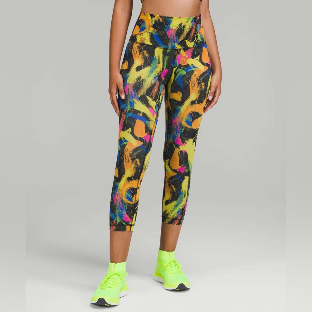 Lululemon Wunder Train High-Rise Crop 23"
Undertone Black Multi Size‎ 2